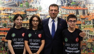 Ekrem İmamoğlu, LGS birincileriyle buluştu