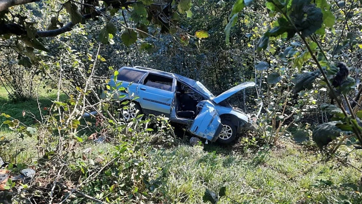 Giresun’da ehliyetsiz sürücü aracıyla şarampole yuvarlandı: 1 ölü 3 yaralı