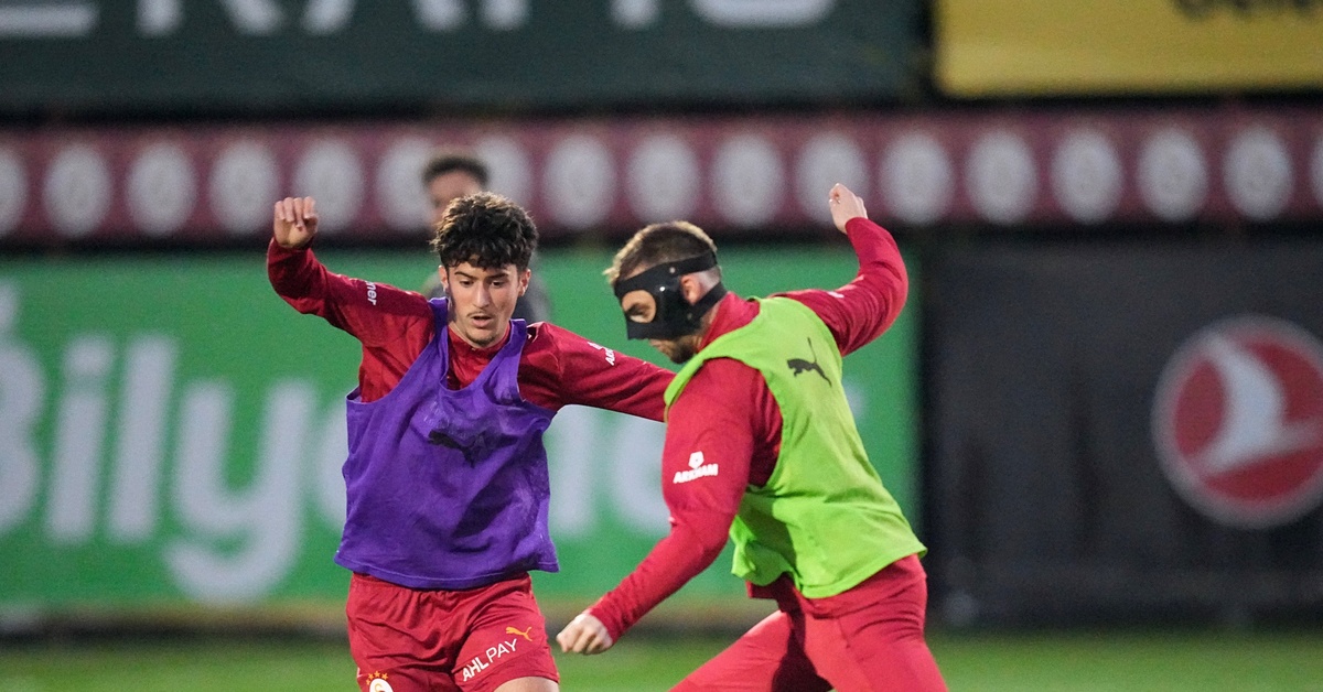 Berkan Kutlu, maskeyle antrenmana çıktı