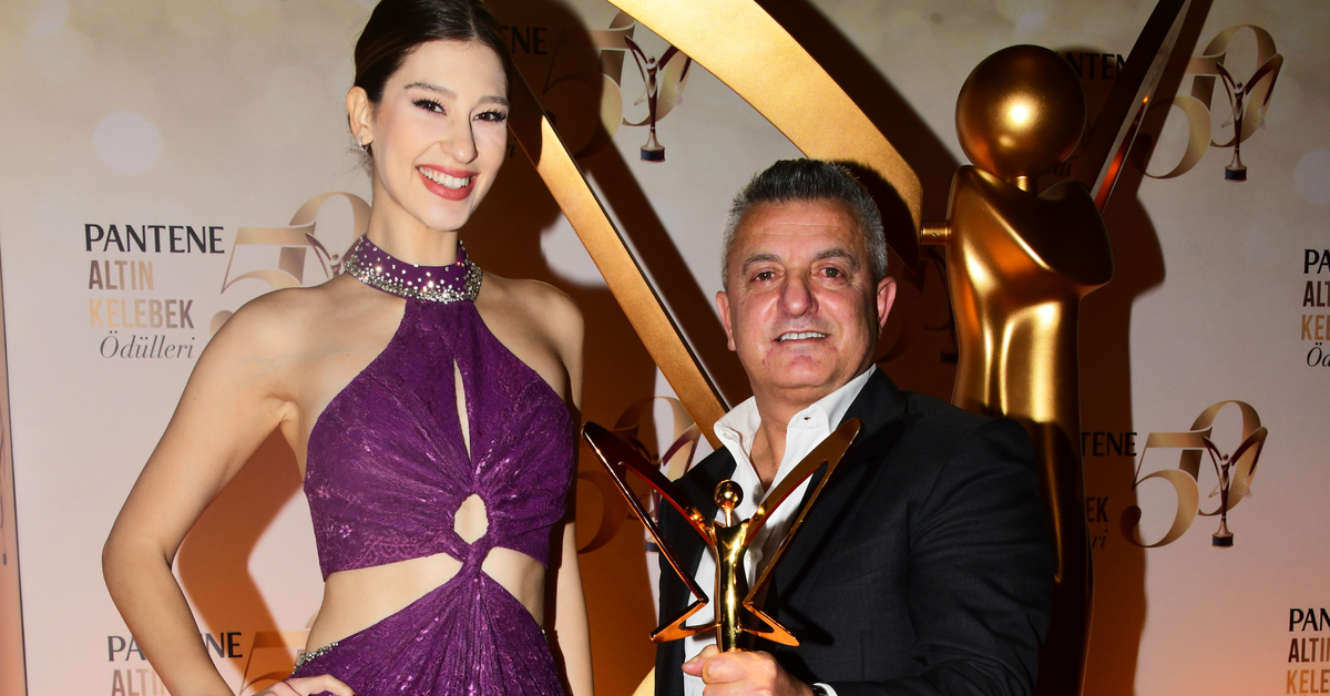 ‘Cumartesi Sürprizi’ne ‘En İyi Magazin Programı Ödülü’