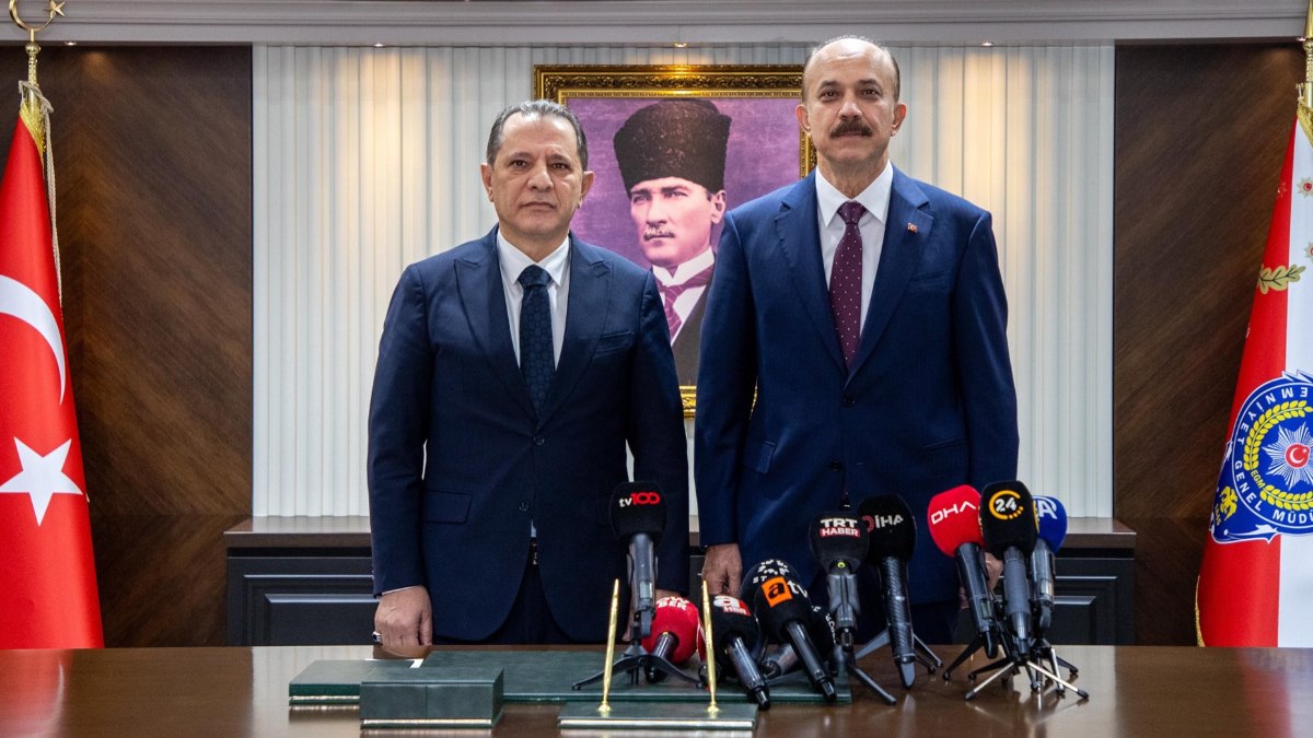 İstanbul Emniyet Müdürlüğü’nde devir teslim: Selami Yıldız göreve başladı