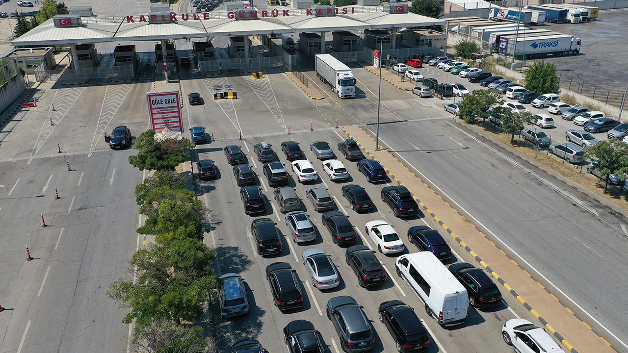 Trakya’daki gümrük kapılarından 5,7 milyon araç geçti