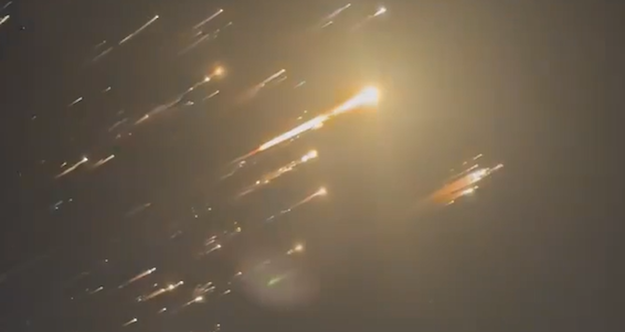 SpaceX’in roketi havada patladı, dünyaya meteor gibi düştü